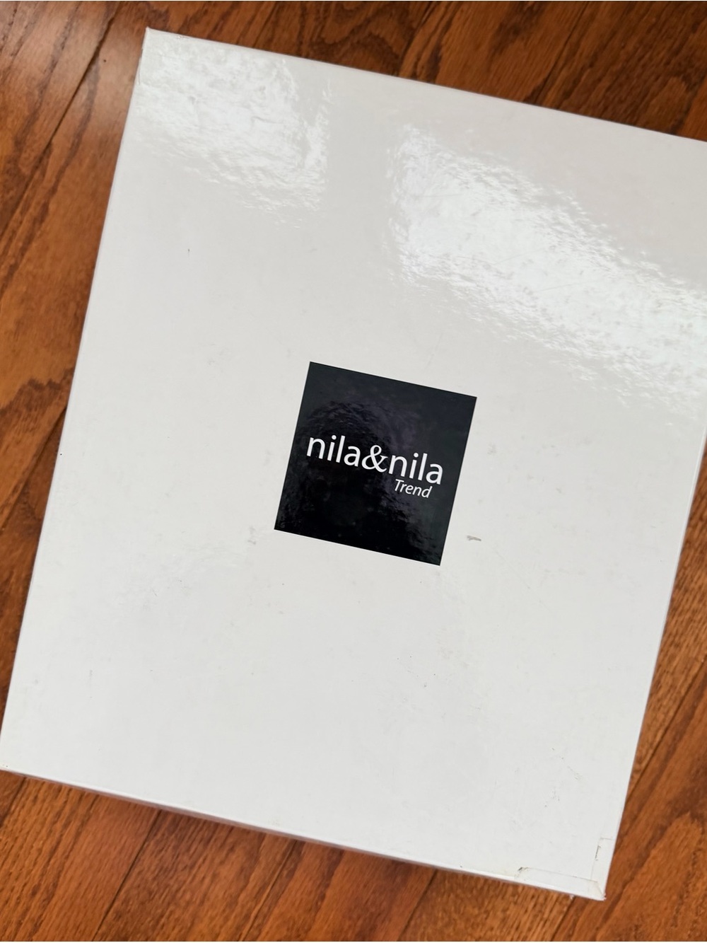 Nila & Nila Italian White Sock Sneakers with 'AIRBORNE_1991' Accent - Picture 2 of 11